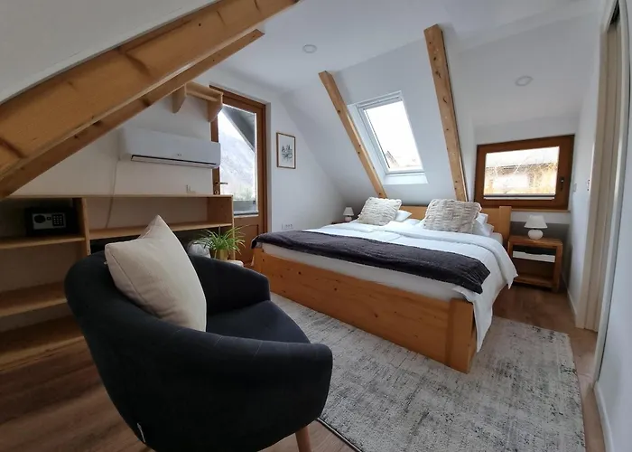 Captain\'S Lodge